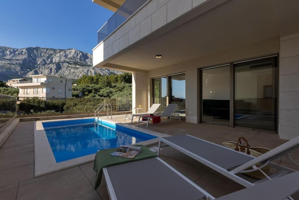 Apartman Delux With Private Pool - Makarska Exklusiv Tučepi Buitenkant foto