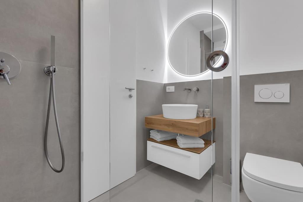 Apartman Delux With Private Pool - Makarska Exklusiv Tučepi Buitenkant foto